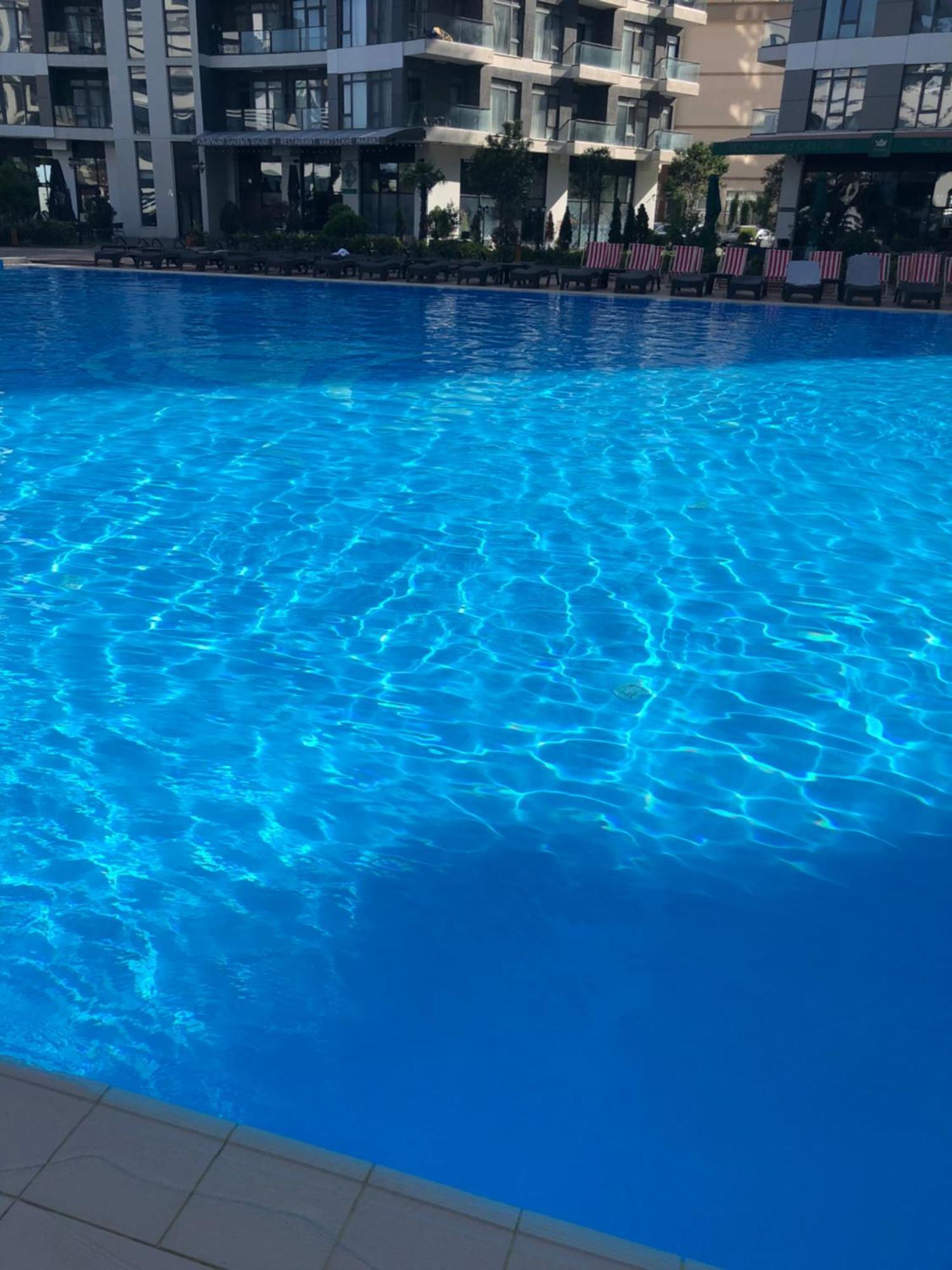 White Apartment Batumi Ngoại thất bức ảnh