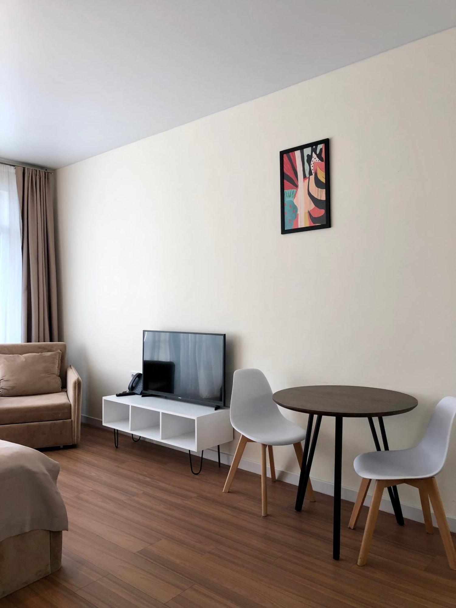 White Apartment Batumi Ngoại thất bức ảnh